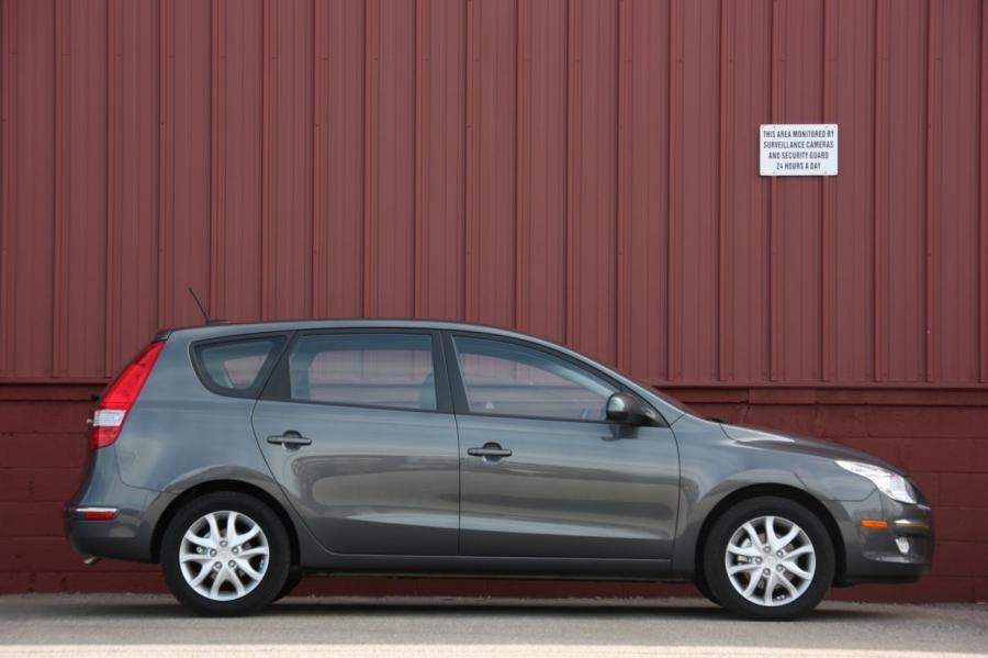  Hyundai Elantra Touring 2008 года  (фото 64 из 118)